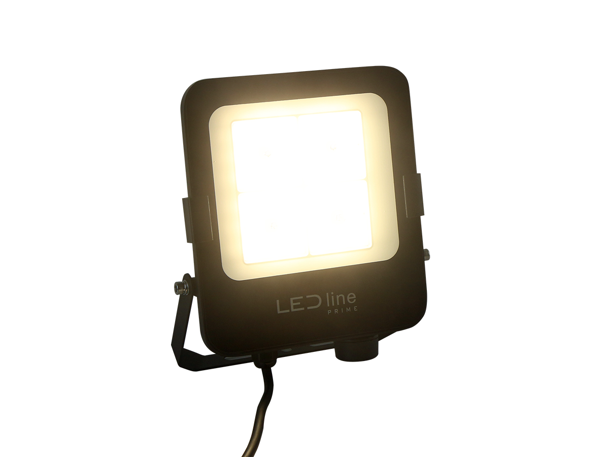 FLOODLIGHT 3CCT (3K/4K/5K) 30W 4200lm 120° IP66 PRIME